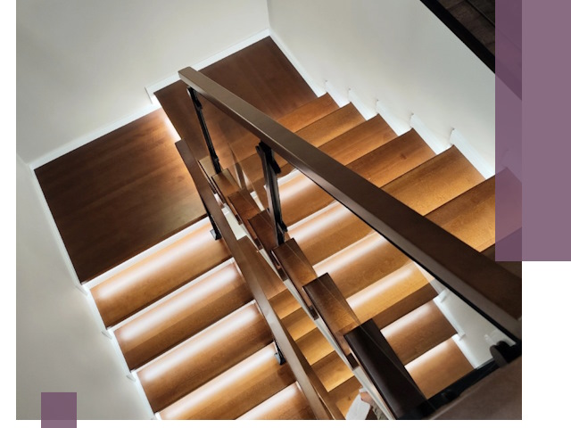 Изготовление П-образных лестниц под ключ в Санкте-Петербурге