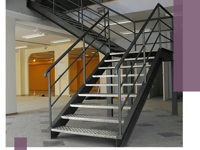 Лестницы для офиса в Санкте-Петербурге: изготовление, монтаж, демонтаж