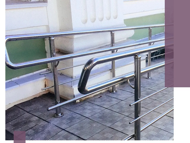 Ограждения пандусов из металла и нержавейки в Санкте-Петербурге