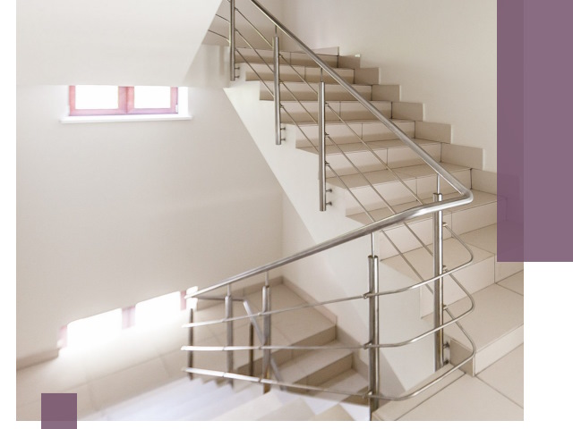 Установка и замена перил в подъезде в Санкте-Петербурге