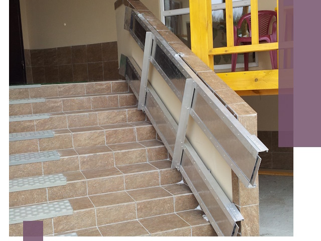 Откидные пандусы под ключ в Санкте-Петербурге — монтаж и демонтаж