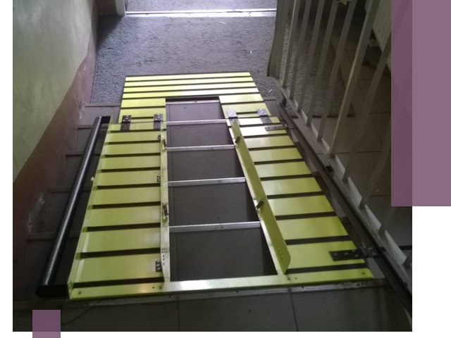 Профессиональный монтаж пандуса в подъезд в Санкте-Петербурге