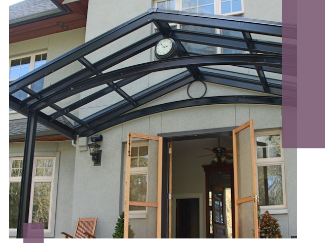 Изготовление и монтаж навесов и козырьков в Санкте-Петербурге