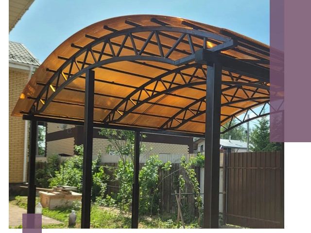 Изготовление навесов под ключ в Санкте-Петербурге из качественных материалов