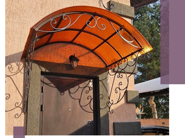 Демонтаж козырьков в Санкте-Петербурге быстро и безопасно