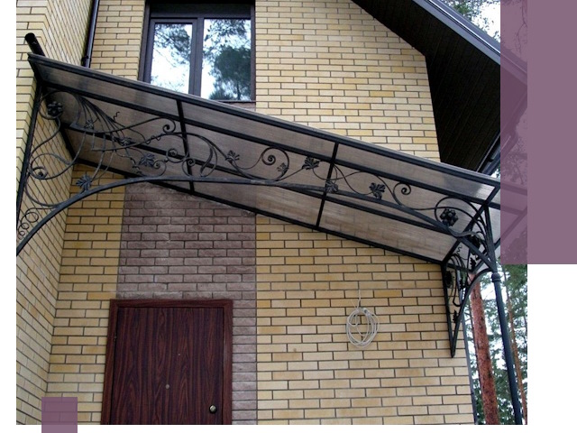 Односкатные козырьки из металла под ключ в Санкте-Петербурге