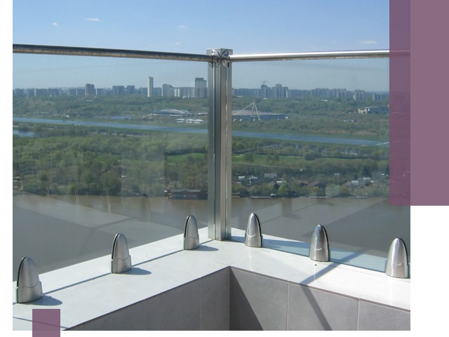 Стеклянные парапеты премиум класса в Санкте-Петербурге для домов и бизнесов