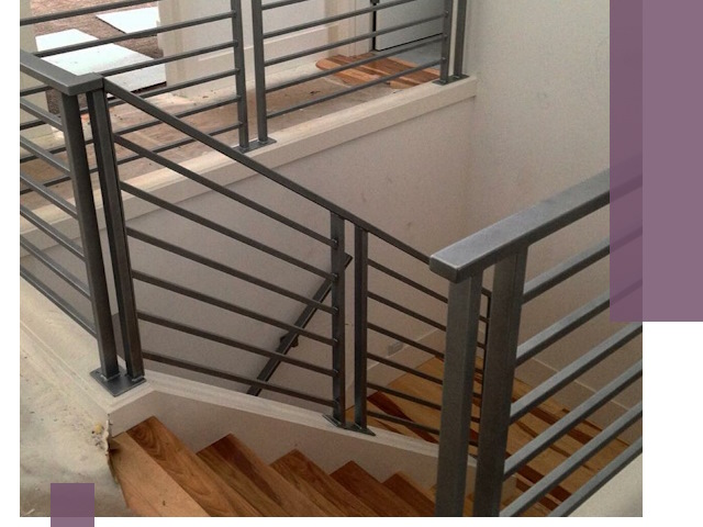 Изготовление поручней из металла и дерева в Санкте-Петербурге